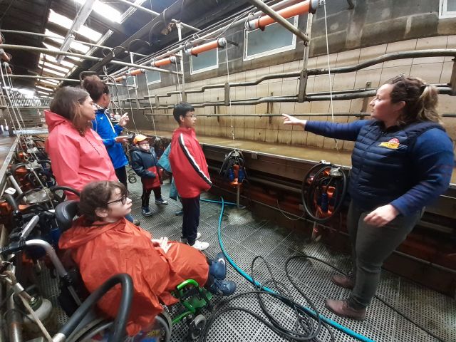 La SEM visite la Ferme Colas...